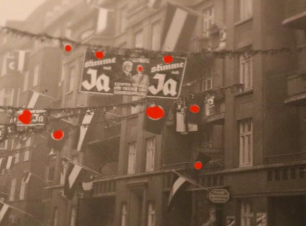 altes Foto - Bad Harzburg ? Herzburg ? Strassezug mit Fahnen, Wahlen 30er Jahre